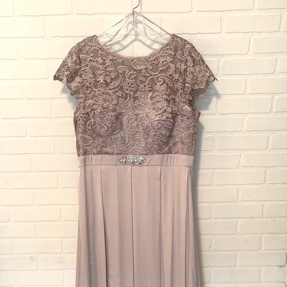 Evening mother of the bride bridesmaid gown